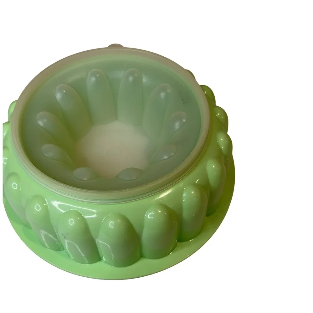 Vintage Tupperware Jello Mold Green Ring Mold with Lid 1970s Retro Kitchenware